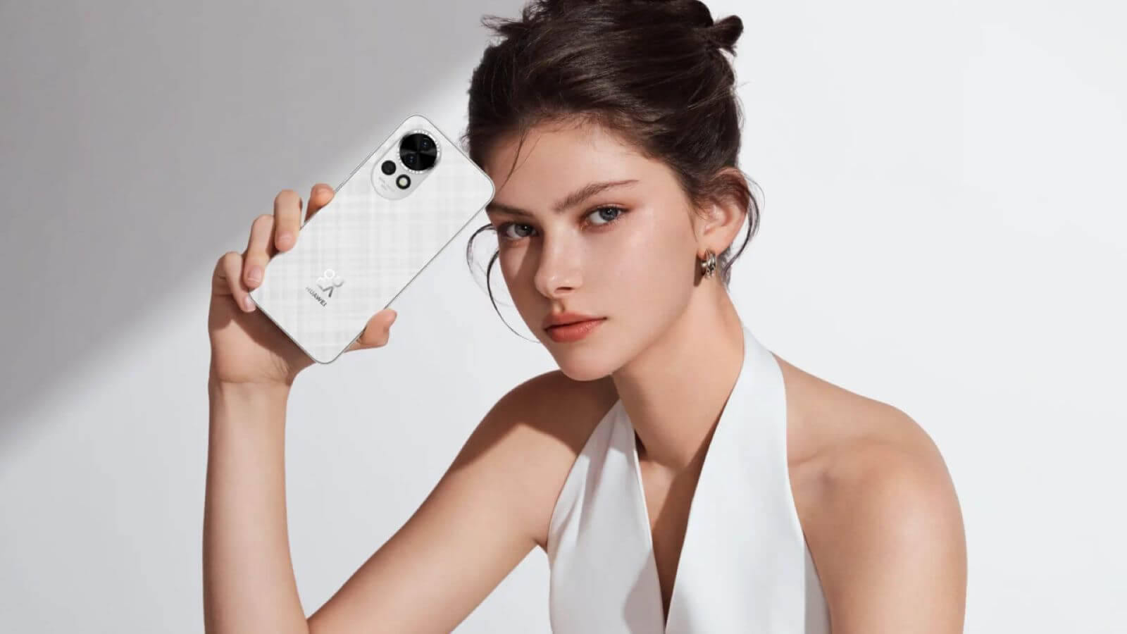 4_Huawei nova 13_белый
