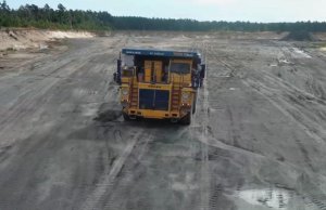 В Беларуси начали тестировать беспилотные самосвалы БелАЗ В Беларуси начали тестировать беспилотные самосвалы БелАЗ