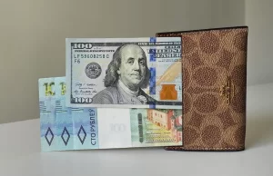 Как изменения цен на нефть влияют на доллар: прогноз по валютам Как изменения цен на нефть влияют на доллар: прогноз по валютам