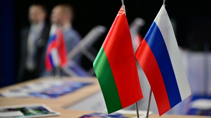 Белорусам стало проще взыскивать долги в России