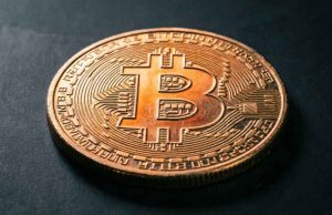 Аналитики назвали условия для возвращения биткоина выше $80 000 Аналитики назвали условия для возвращения биткоина выше $80 000