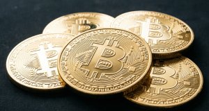 Биткоин в поиске покупателей: эксперты фиксируют ослабление спроса на фоне рекордов долгосрочных держателей Биткоин в поиске покупателей: эксперты фиксируют ослабление спроса на фоне рекордов долгосрочных держателей