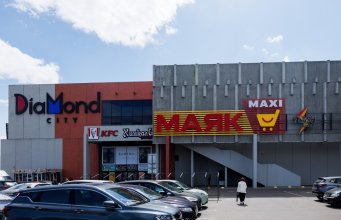Сколько здесь людей! В Малиновке открыли гипердискаунтер «Маяк Maxi» Сколько здесь людей! В Малиновке открыли гипердискаунтер «Маяк Maxi»