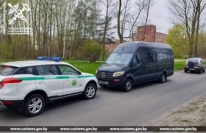 Контрабанда на колесах: в Гомеле задержан Mercedes с нелегальной партией одежды и сумок на сумму более 285 тысяч рублей Контрабанда на колесах: в Гомеле задержан Mercedes с нелегальной партией одежды и сумок на сумму более 285 тысяч рублей