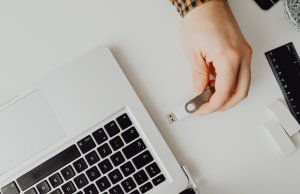 Где в августе получить электронную подпись: график работы выездных точек от НЦЭУ Где в августе получить электронную подпись: график работы выездных точек от НЦЭУ