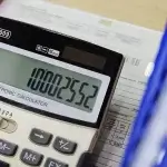 Когда в Беларуси могут начислить 26% налога и  что проверяют при превышении расходов над доходами