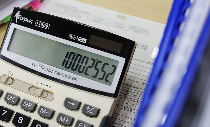 Когда в Беларуси могут начислить 26% налога и что проверяют при превышении расходов над доходами