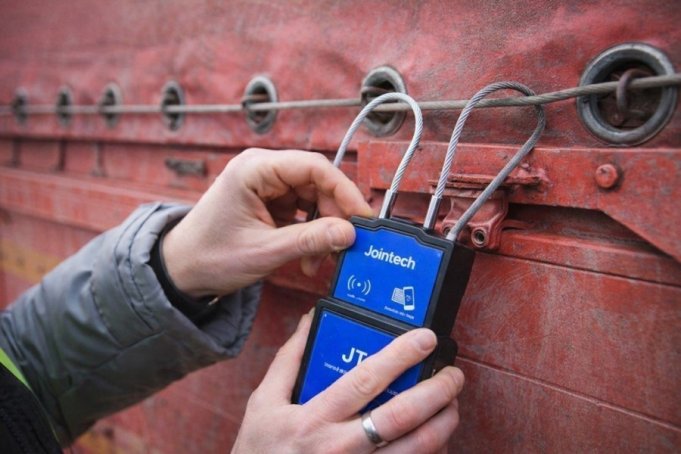 Навигационные пломбы в ЕАЭС: почему цифровой контроль пока не ускорил перевозки